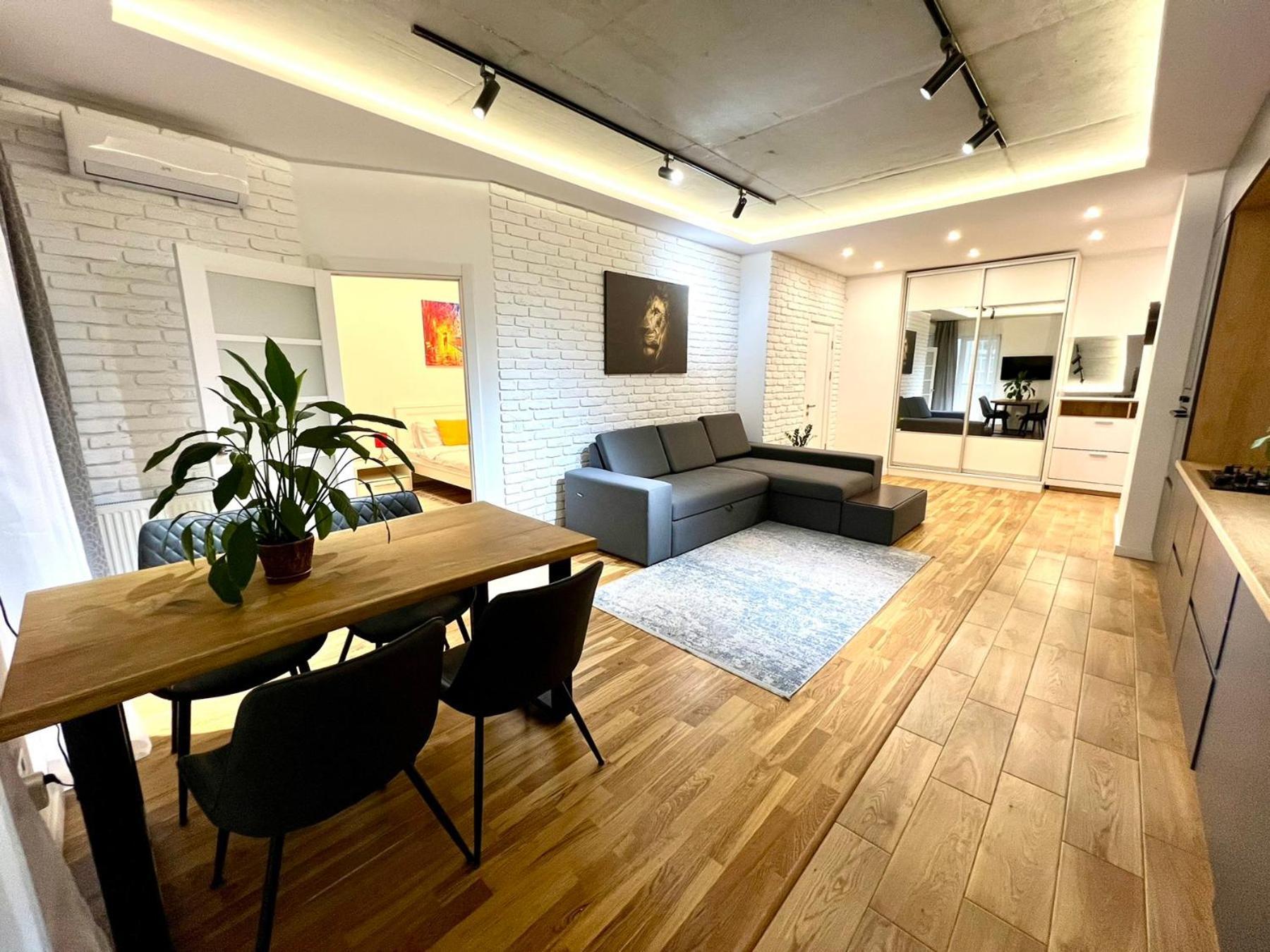 Osapart Romantic Apartment In The Complex Great Britain Львів Екстер'єр фото